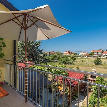 Apartment Nensi Porec Bagian luar foto