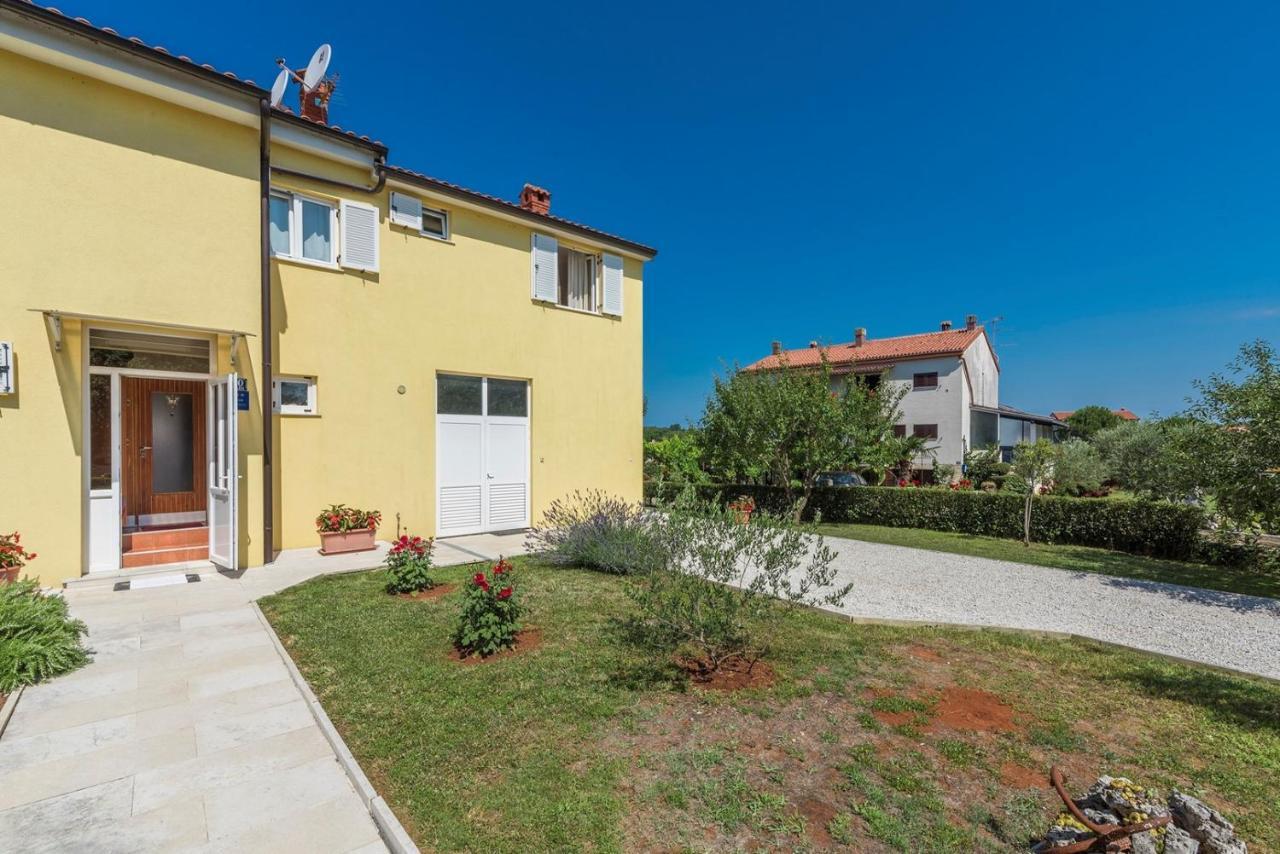 Apartment Nensi Porec Bagian luar foto