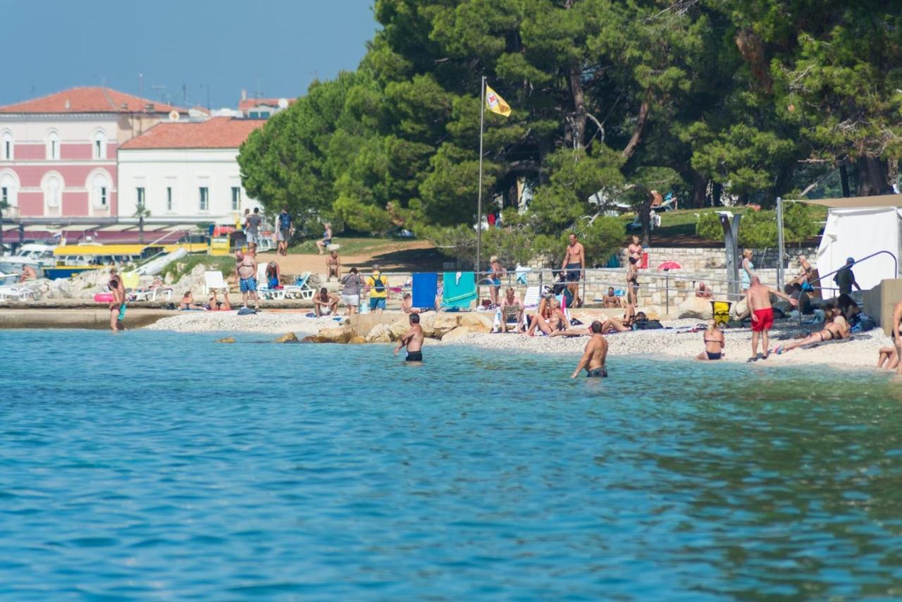 Apartment Nensi Porec Bagian luar foto